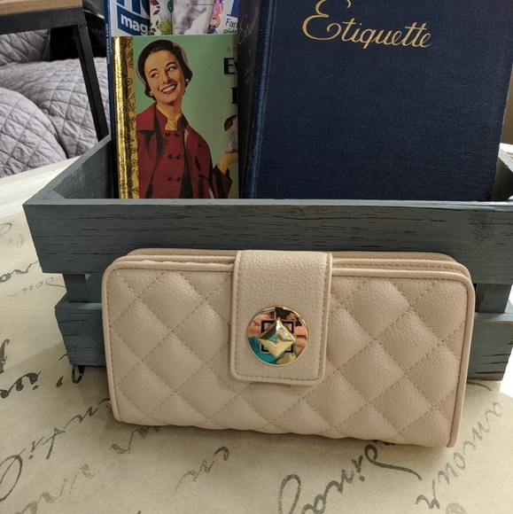 Charming Charlie Handbags - Charming Charlie's wallet